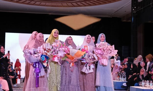 Salah satu brand busana muslim syar’i SiSeSa sambangi kota Makassar dan menggelar roadshow sekaligus fashion show di Kota Hotel The Rinra Makassar, Minggu 28 Mei 2023.