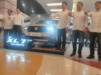 Kini PT Suzuki Indomobil Sales (SIS) resmi meluncurkan keluaran terbaru New XL7 Hybrid, di Trans Mal Makassar, Sabtu (24/6).