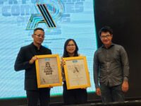 Direktur FIFGROUP, Esther Sri Harjati, juga meraih Popular PR Persons Awards 2025 dalam gelaran 6th PR Popular Companies Awards 2025, pada Jumat, 08 Agustus 2025, berlokasi di Balairung Soesilo Soedarman, Gedung Sapta Pesona, Jakarta.  (foto: fifgroup)